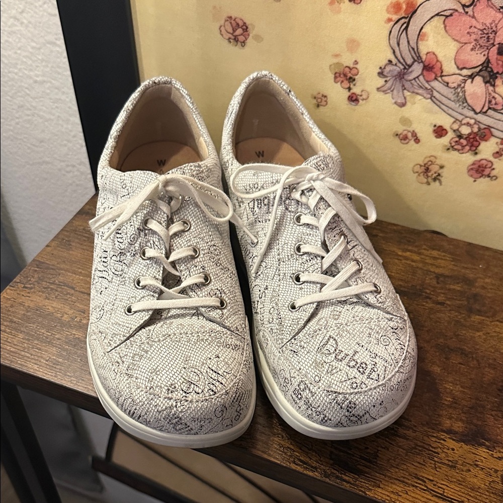 Finn Comfort White Patterned Lace-Up Sneakers